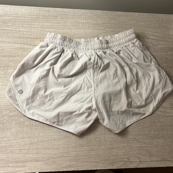 Lululemon athletic hotty hots - Picture 2 of 3